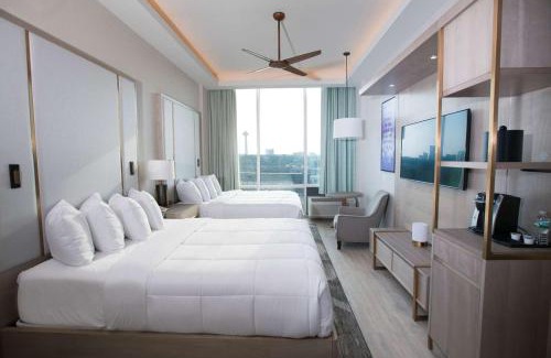 Downtown Niagara Falls Hotel | Relaxing Getaway at Wyndham Garden Niagara Falls