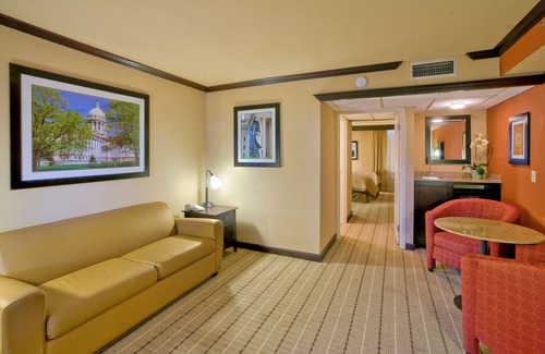 Wheatland Hotel | Convenient Wyndham Garden Oklahoma City: Pool, Spa & More