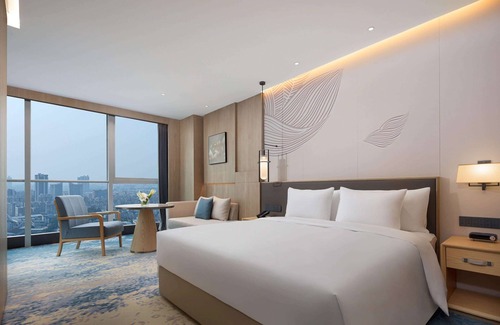 Baiyun Hotel | Top-Rated Junluxe Guangzhou Baiyun with Pool & Restaurant