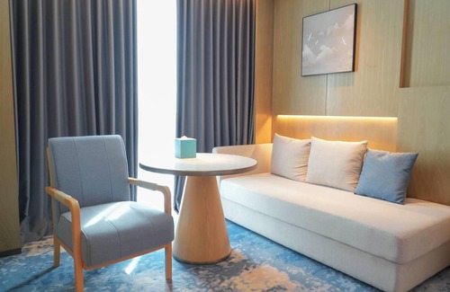Baiyun Hotel | Top-Rated Junluxe Guangzhou Baiyun with Pool & Restaurant