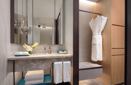 Baiyun Hotel | Top-Rated Junluxe Guangzhou Baiyun with Pool & Restaurant
