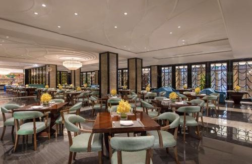 Xiaoshan Hotel | Inviting Wyndham HangZhou East with Pool and Family Amenities