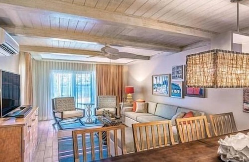 Red Hook Resort | Wyndham MargaritaVille Resort & Spa, Beachfront