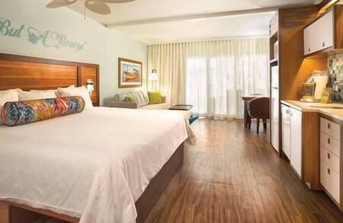Red Hook Resort | Wyndham MargaritaVille Resort & Spa, Beachfront