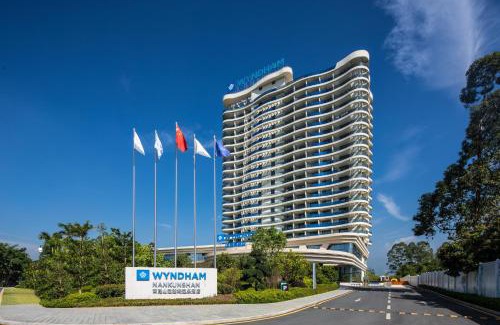 Longmen County Hotel | Discover Wyndham Nankunshan: Family-Friendly Retreat