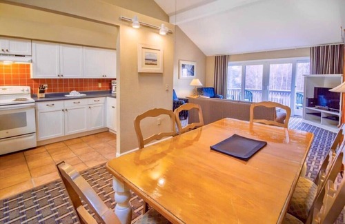 Jamestown Condo | Spacious Wyndham Newport Overlook: 2BR Suite with Ocean View