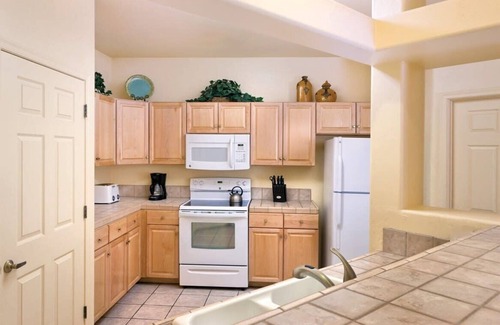 Worldmark Condo | Wyndham Rancho Vistoso: Relaxing King Suite with Pool Access