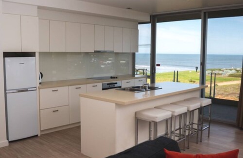 Torquay Hotel | Relaxing Getaway at Wyndham Resort Torquay with Pool Access
