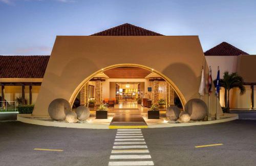 Ciudad Cariari Hotel | Elegant Wyndham San Jose Herradura with Pool and Ocean Views