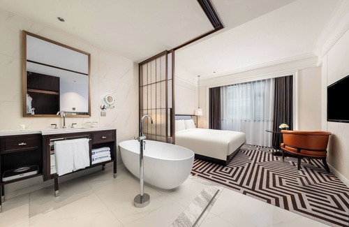 Minhang Hotel | Explore Wyndham Shanghai Hongqiao: Family-Friendly Escape