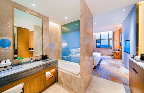 Maojian Qu Hotel | Top-Rated Wyndham Shiyan Downtown with Pool & Breakfast