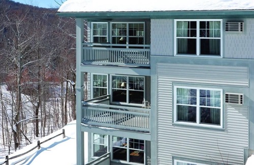 Jeffersonville Condo | Inviting Wyndham Smugglers' Notch King Bed Suite Retreat