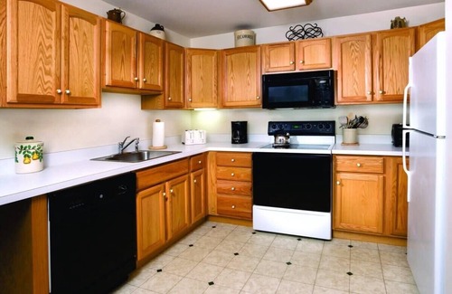 Jeffersonville Condo | Wyndham Smugglers' Notch: Family-Friendly 2BR Suite with Spa