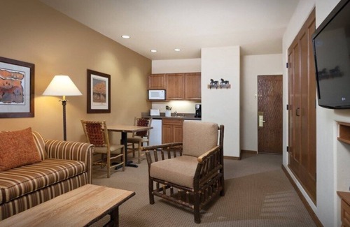 Taos Apartment | Wyndham Taos - Cozy Studio with Pool and Spa Amenities