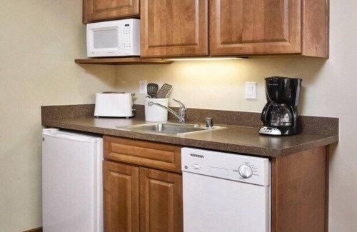 Taos Apartment | Wyndham Taos - Cozy Studio with Pool and Spa Amenities