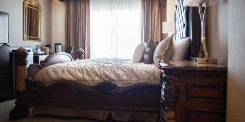 Torreon Hotel | Guest Rated 9/10: Wyndham Torreon with Hot Tub & Breakfast