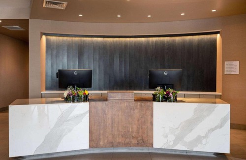 Westfield Hotel | Wyndham Westfield: Family-Friendly Stay with Pool Access