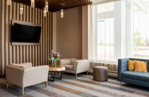 Westfield Hotel | Wyndham Westfield: Family-Friendly Stay with Pool Access