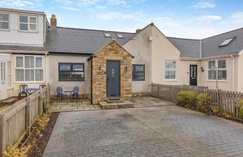 Durham House | Welcoming Wynmine Cottage: Pet & Child Friendly Retreat