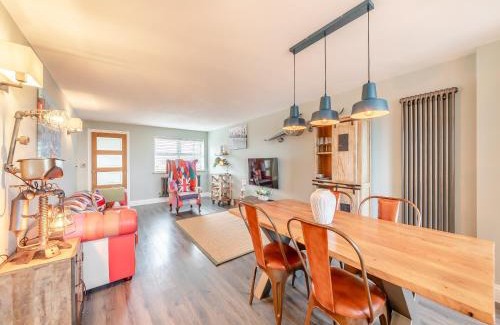 Durham House | Welcoming Wynmine Cottage: Pet & Child Friendly Retreat