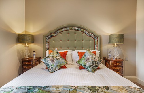 Longford Hotel | Inviting Wynnstay Hotel in Oswestry with Family Amenities