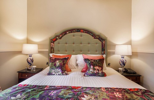 Longford Hotel | Inviting Wynnstay Hotel in Oswestry with Family Amenities