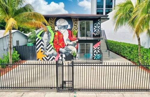 Midtown Apartment | Experience Artful Living at Wynwood Charm 4 with Spa Access