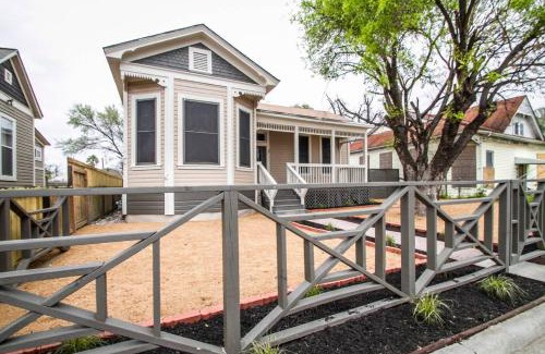 Historic Garderns House | Historic Wyoming St Retreat: Family-Friendly Downtown Stay