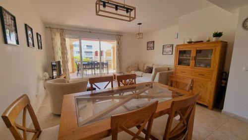 Platja de l'Arenal Apartment | Discover Xàbiamar: Oceanfront Retreat with Pool & Dining