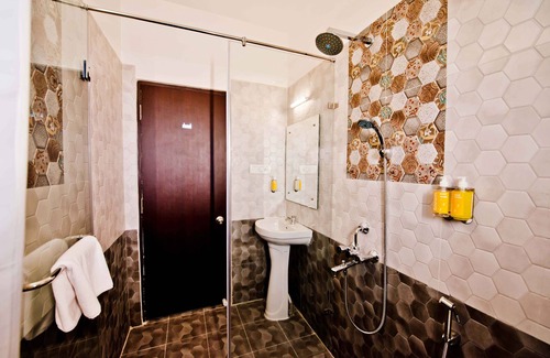 HBR Layout Hotel | Budget-Friendly Getaway at X by Bloom - Hebbal