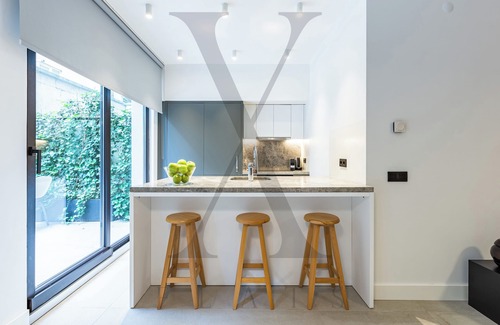 Kabatas House | Cozy X Flats Taksim: Family-Friendly with Restaurant & Kitchen