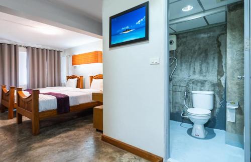 Chana Songkhram Apartment | Explore GO INN Khaosan Road: Family-Friendly Stay Awaits