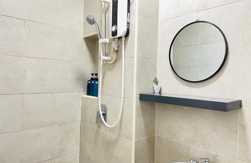 Taman Setia Indah Apartment | Guest Rated 10/10: Cube 8teens Mount Austin for Families