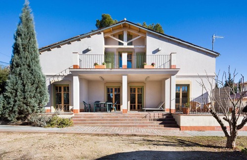 El Bruc Villa | Experience Family-Friendly Comfort at Xalet DE LA Muntanya