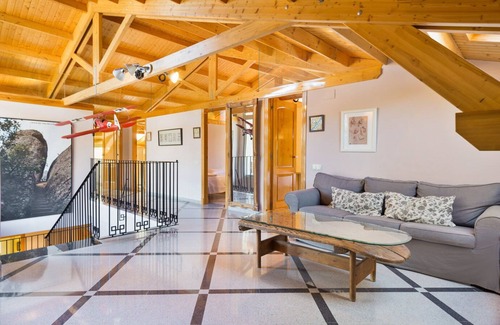 El Bruc Villa | Experience Family-Friendly Comfort at Xalet DE LA Muntanya
