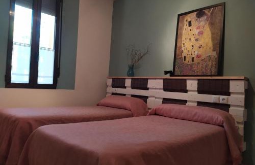 Fuente en Segures Ski Chalet | Experience XALET de MUNTANYA: Pet-Friendly Retreat with Spa