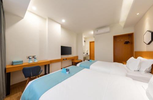 Liwan Hotel | Convenient Xana Lite Hotel Near Metro in Guangzhou