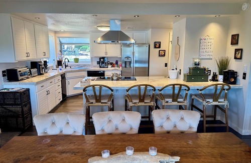 Oak Shores House | Serene Xanadu Lakefront Retreat with Private Dock & Slide