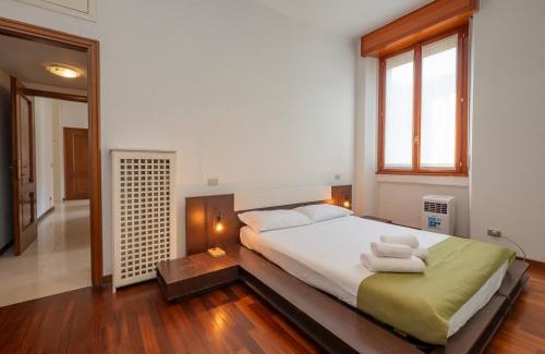 Loreto Apartment | Xenia Apartments - Classical Suite in Central Station