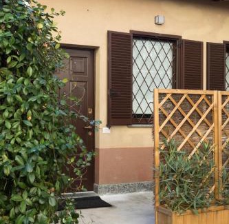 Morivione Apartment | Modern Xenia Apartments near Fondazione Prada - Family Friendly