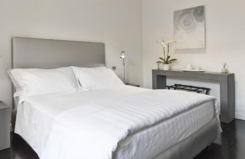 Roman Ghetto Bed & Breakfast | Discover Xenia Guest House: 4-Star Comfort for Families