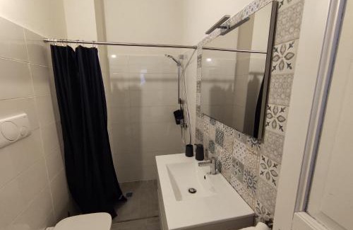 Castelvetrano House | Exceptional Family Retreat at Xeniahome with Top Ratings