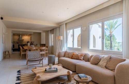 Pinar del Advocat Villa | Elegant Xenofilia Villa: Pet-Friendly & Family-Ready Retreat
