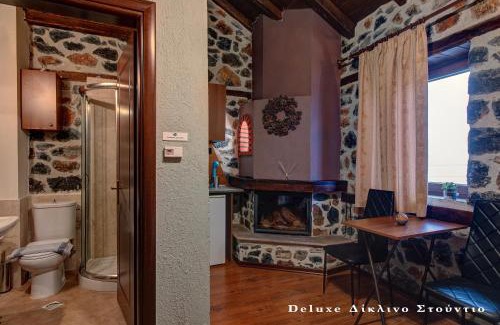 Aghios Athanasios Apartment | Discover Xenonas Pantheon: Family-Friendly Retreat with Hot Tub