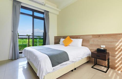 Dongshan House | Relax at Xiangyue 38 Homestay with Pool & Family Fun