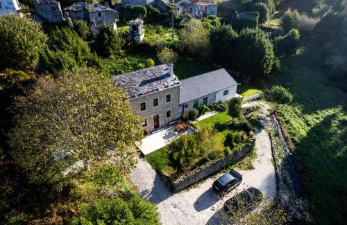 O Vicedo House | Discover Xilloi Beach Resort with Oceanfront Bliss