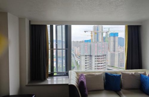 Longhua District Apartment | Comfortable Xinghe Times Apartment Near Shenzhen North Station