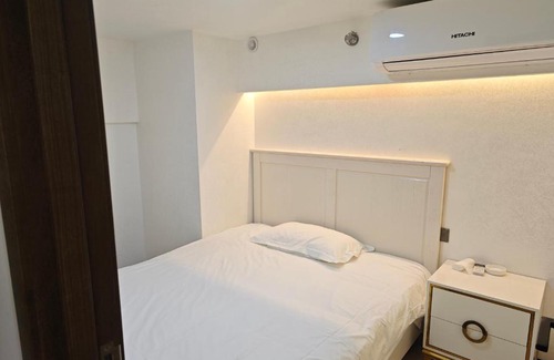 Longhua District Apartment | Comfortable Xinghe Times Apartment Near Shenzhen North Station