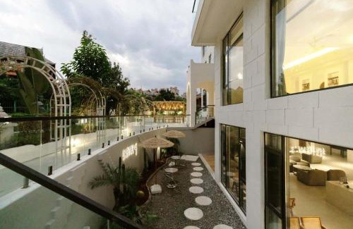 Jinghong Hotel | Xishuangbanna Verdant House Resort Hotel
