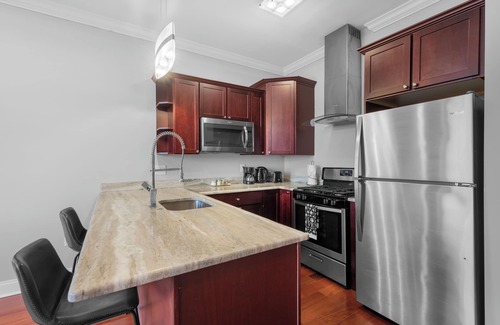 North Philadelphia Apartment | XL Studio - Metro Studio | Chic Stay